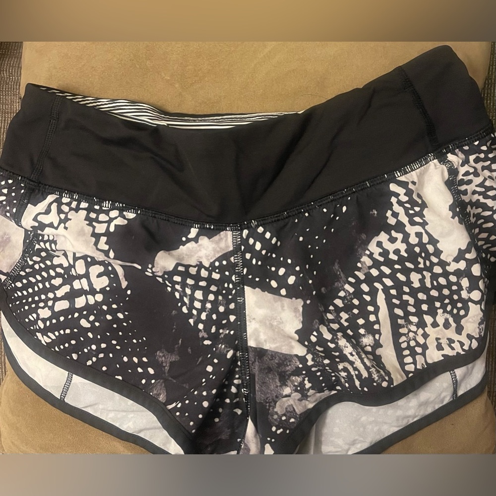 Lululemon running short